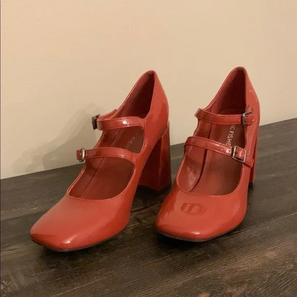 NWB - Marc Fisher Women's Charisy Pump - 5 Red Heeled Mary Janes - Picture 2 of 6